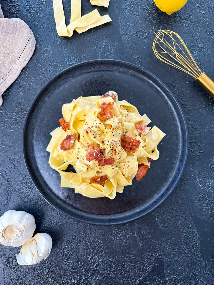 Tagliatelle in royaaler Käsesauce mit Speck – Würzpott Shop Tagliatelle in royaaler Käsesauce mit Speck – Würzpott Shop